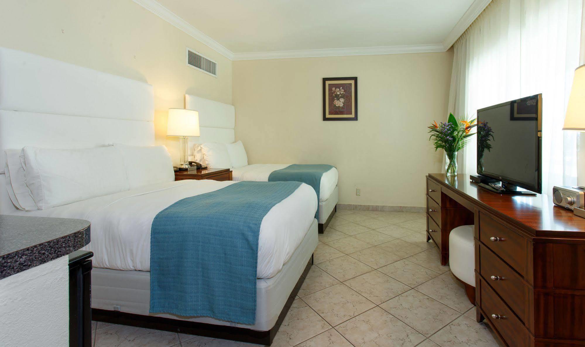 The Sea Lord Hotel & Suites (Adults Only) Lauderdale-by-the-Sea Екстер'єр фото